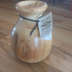 Handcrafted Vase - Aspen Wood